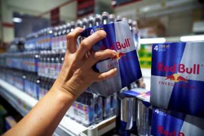 Trước khi bị người Thái tẩy chay, Red Bull trở thành thương hiệu nổi tiếng và tạo ra các tỷ phú như thế nào?