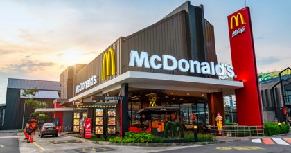 Bạn tưởng McDonald's bán bánh burger mà giàu ư, nhầm to! Nhờ chiến lược tinh vi này, họ là một trong 5 đại gia BĐS hàng đầu thế giới