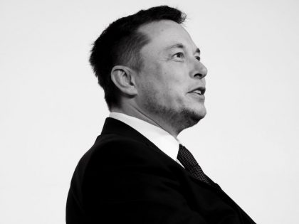 Hành trình trở thành người giàu thứ 2 thế giới của Elon Musk: Cậu bé từng bị bạn 'đánh cho đến ngất đi' trở thành kẻ bán giấc mơ vĩ đại nhất trong lịch sử