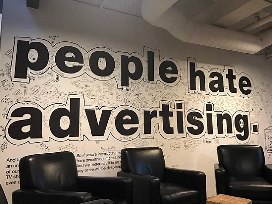Lý do vì sao mọi người ghét quảng cáo và thương hiệu cần phải làm gì?