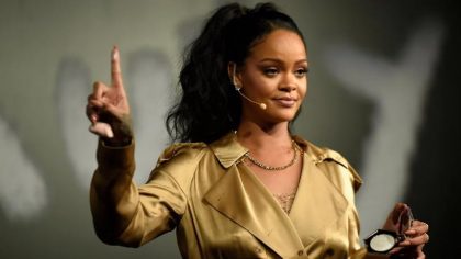 Rihanna "bỏ hát" trở thành tỷ phú nhờ kinh doanh mỹ phẩm và thời trang