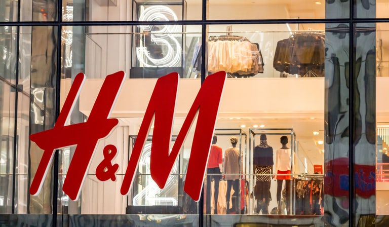 Tận dụng lòng trung thành của khách hàng, H&M xoay chuyển khoản lỗ do COVID-19-LGTKD
