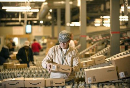 Câu chuyện thành công của ông chủ Jeff Bezos từ hành trình xây dựng đế chế Amazon khổng lồ